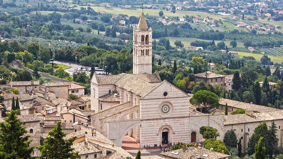 /images/r/assisi-italy/c960x540g2-890-3210-2694/assisi-italy.jpg