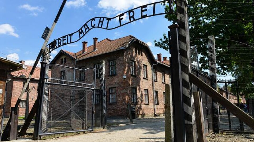 /images/r/auschwitz-birkenau-concentration-camp-germany/c960x540g30-17-670-376/auschwitz-birkenau-concentration-camp-germany.jpg