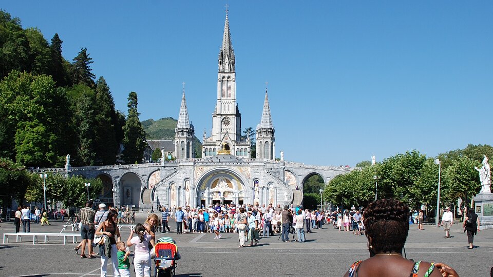 Educational Opportunities Tours / Tours · A Pilgrimage to Fatima ...
